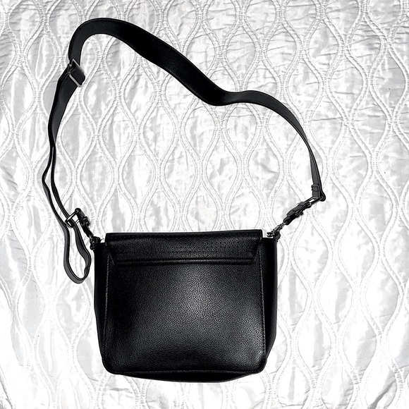 Disney black crossover Pin display purse - Picture 2 of 11